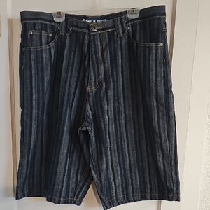Loose Fit Brooklyn Xpress Striped Denim Shorts Size 42 100% Cotton